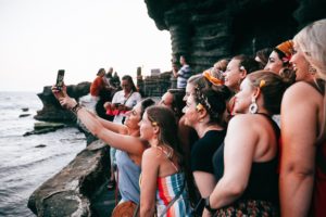 LimitLes in Bali Tanah Lot Temple