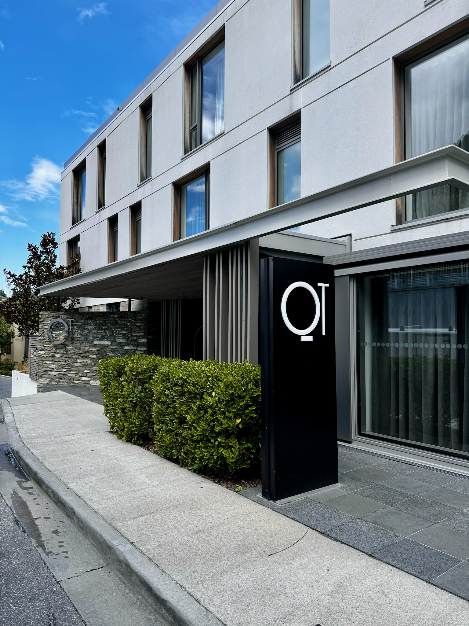 QT Hotel entrance